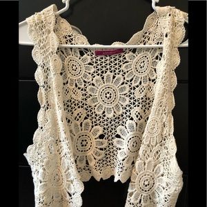 Crochet crop vest!